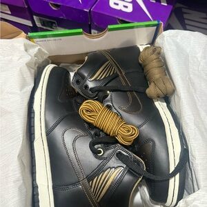 Pawnshop dunks brand new